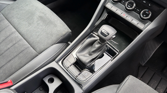 Skoda Karoq 1.5 TSI SE L Edition 5dr DSG Petrol Estate - Image 14